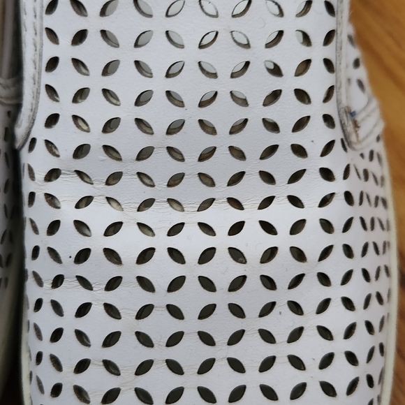 ALMOST BRAND NEW SNEAKERS SIZE 8 MICHAEL KORS - Picture 9 of 11